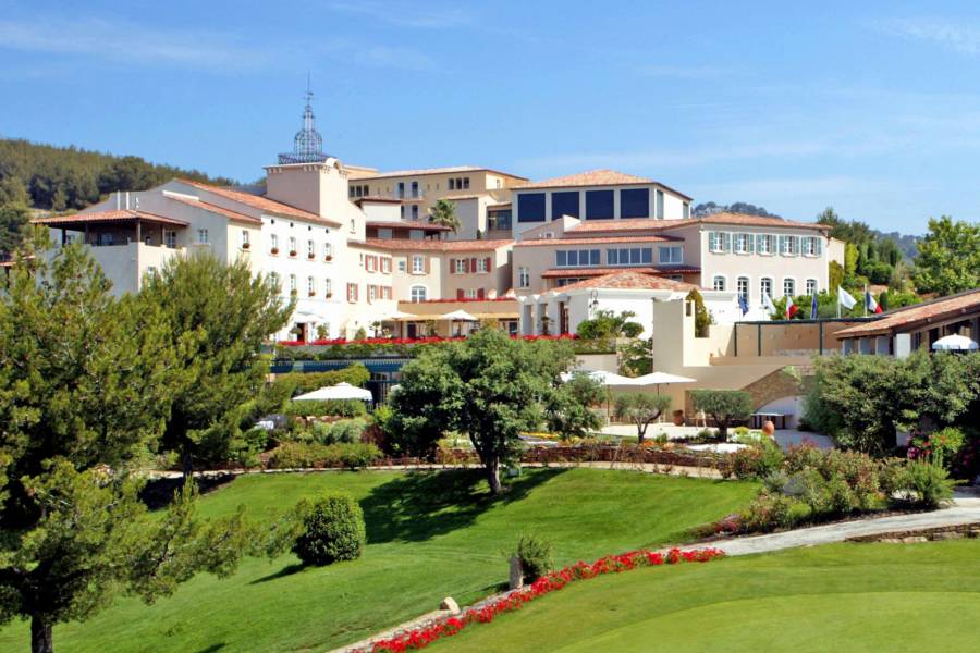 Jouer ou faire un parcours au Golf Resort 4 étoiles Dolce Frégate Provence